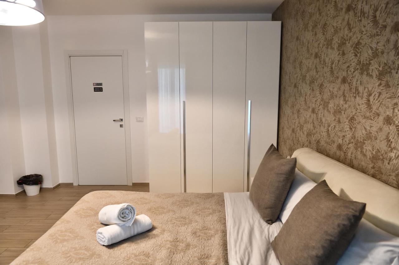Karol Airport Bed & Breakfast *